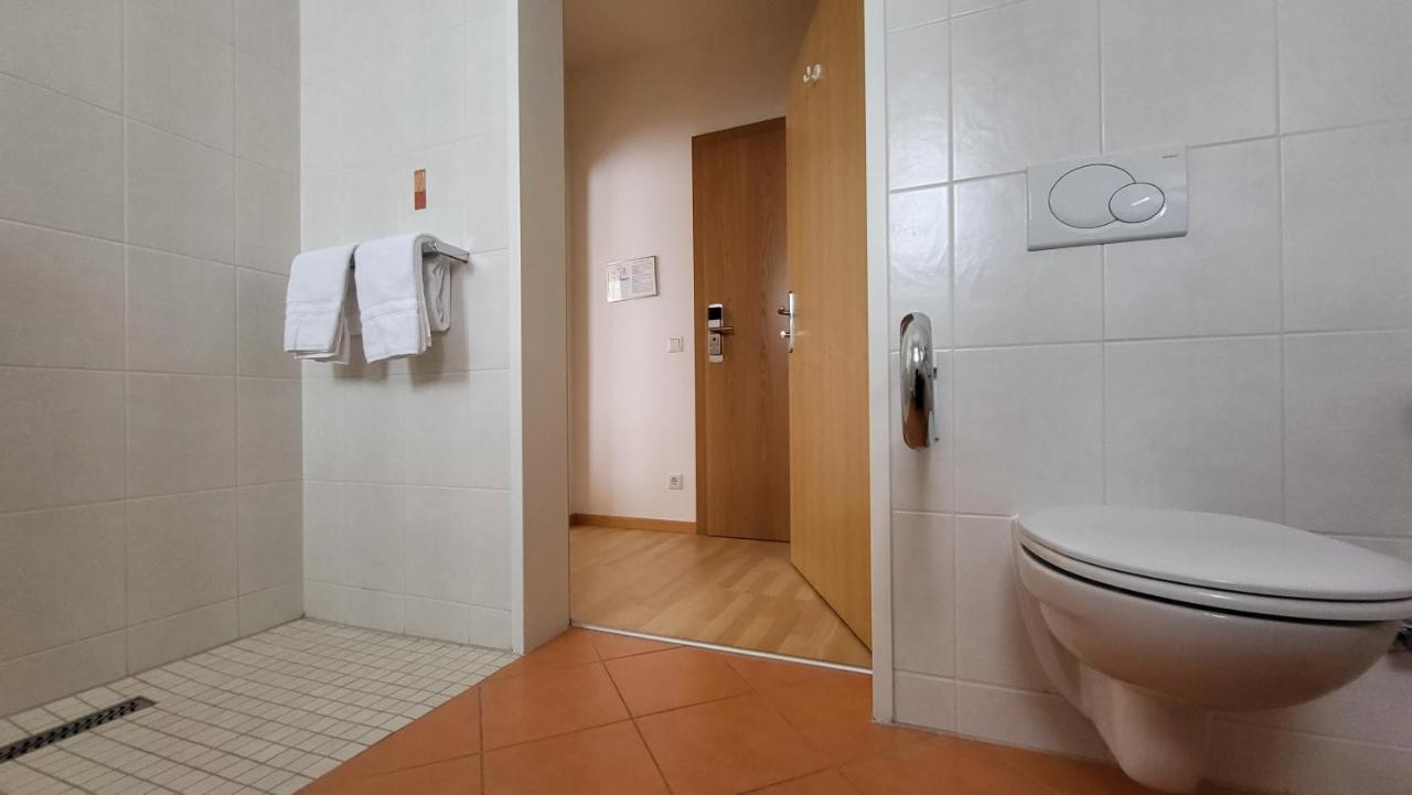 Hotel Kindler 2,0 Self-Check-In Λεόμπεν Εξωτερικό φωτογραφία