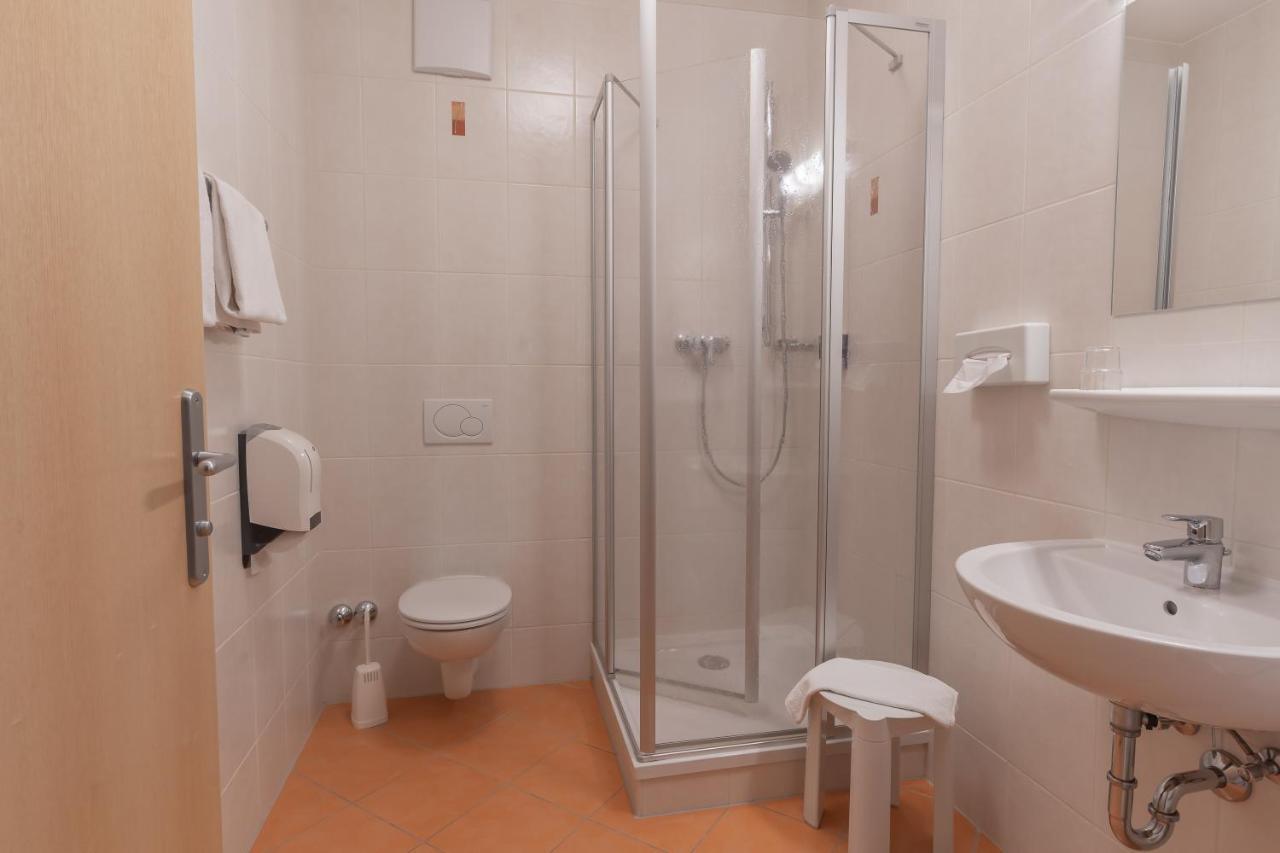 Hotel Kindler 2,0 Self-Check-In Λεόμπεν Εξωτερικό φωτογραφία