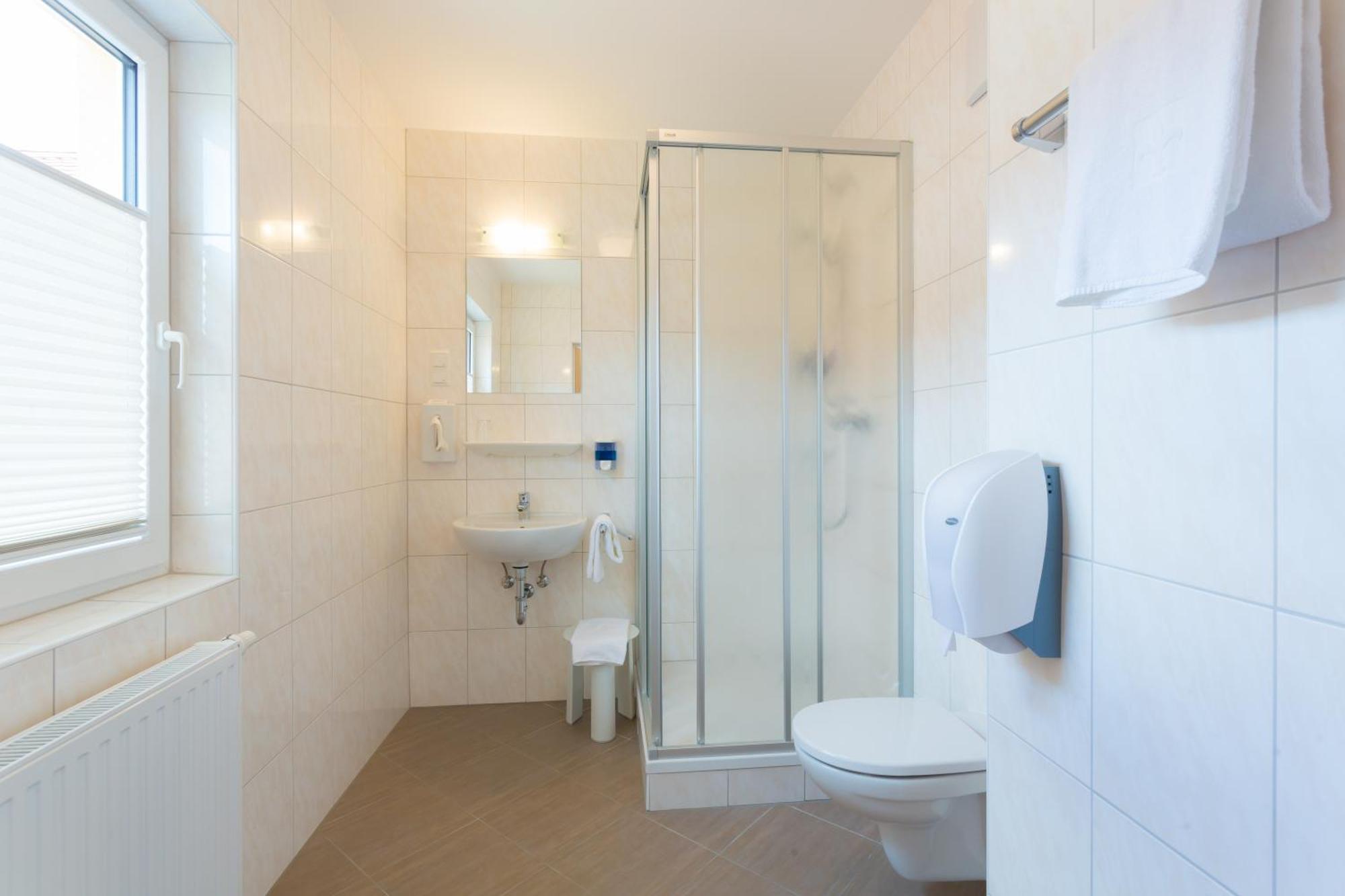 Hotel Kindler 2,0 Self-Check-In Λεόμπεν Εξωτερικό φωτογραφία