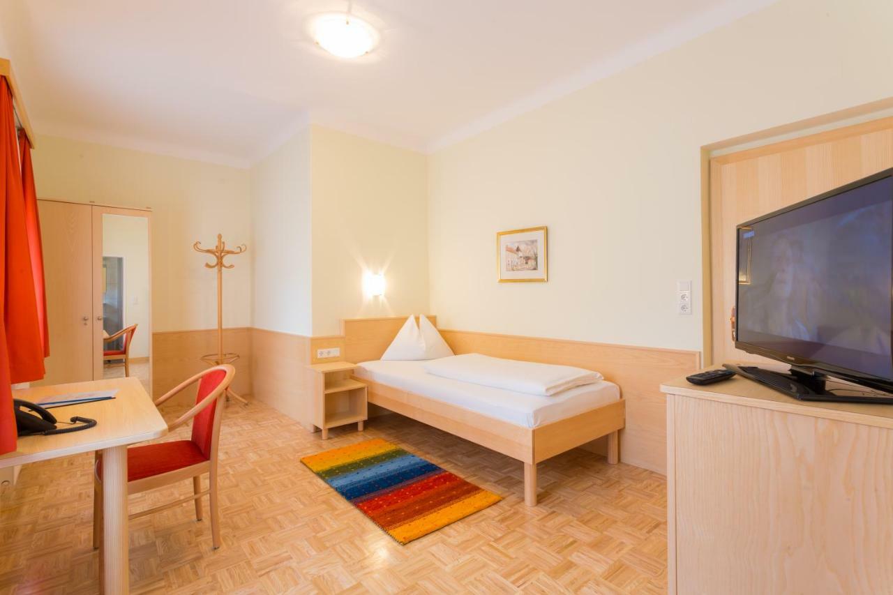 Hotel Kindler 2,0 Self-Check-In Λεόμπεν Εξωτερικό φωτογραφία